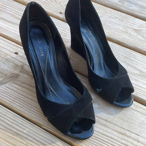 Kate Spade Black Suede Peep-Toe Wedges size 7.5 - Picture 4 of 14